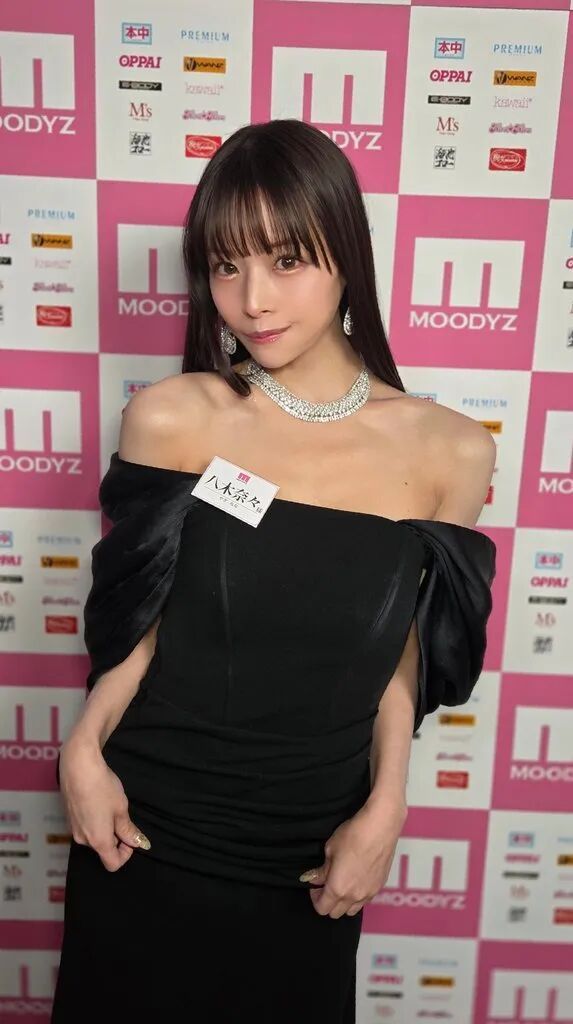 八木奈奈：凭甜妹人设出圈，治愈系笑颜太有杀伤力(图3)